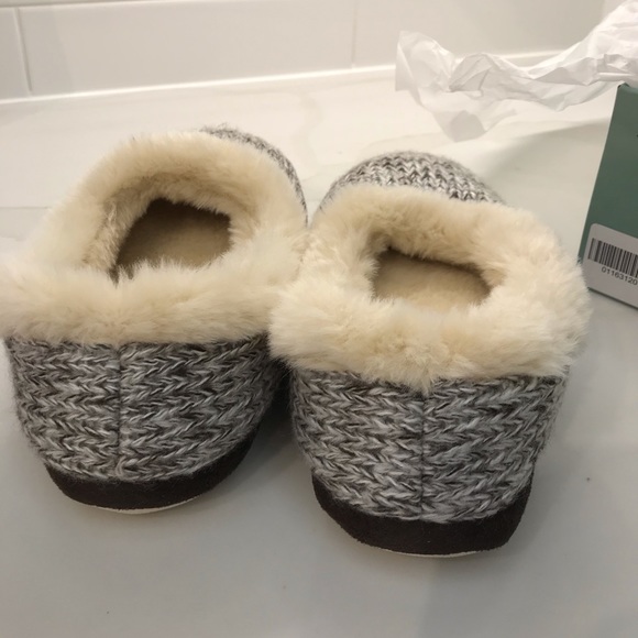 COLDWATER CREEK WALK WITH ME FIRESIDE SLIPPERS - Picture 5 of 12